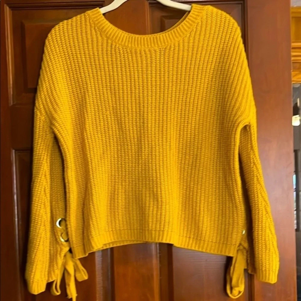 LOVE BY DESIGN Cozy Mustard Sweater SIZE M